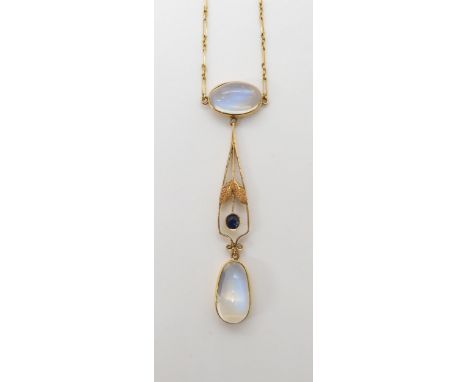 AN 18CT GOLD EDWARDIAN MOONSTONE NECKLET the pendant further set with a sapphire. The largest moonstone measures approx 15.4m