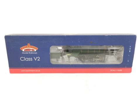 A Boxed Bachmann 00 Gauge class V2 Locomotive. DCC #31-565.