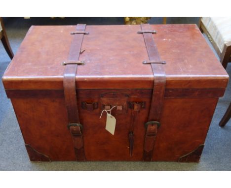 A modern faux leather bound wooden chest/trunk, with hinged interior and twin straps and handles, 92cm wide x 57cm high x 54c