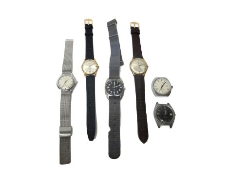 A Rotary 9ct gold, circular cased gentleman's wristwatch, with a Swiss jewelled movement, the signed silvered dial with baton