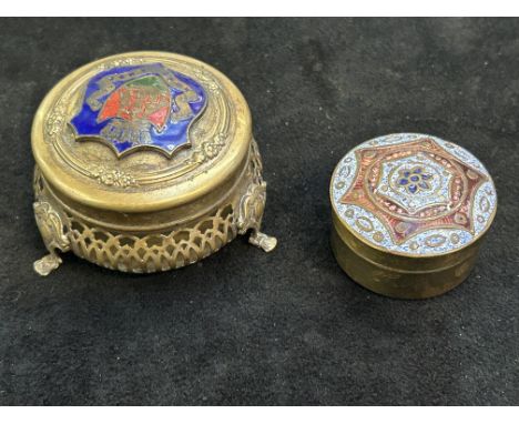 2 Enamel pots 