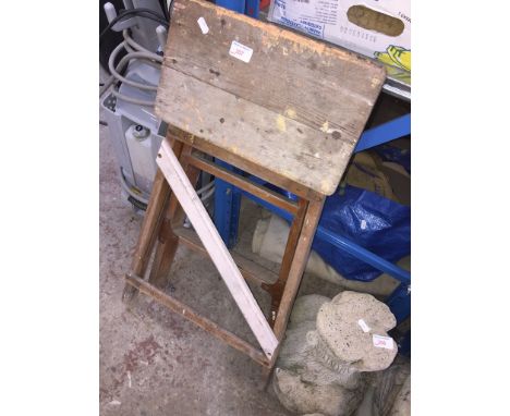 WOODEN STEP LADDER