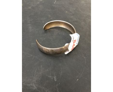 SILVER BANGLE     C