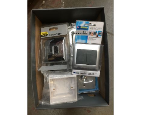 BOX OF HALL LIGHT SOCKET SWITCHES