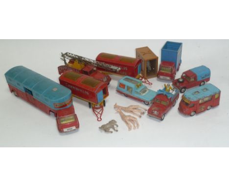 CORGI MAJOR CHIPPERFIELDS CIRCUS RELATED ITEMS to include Bedford Tractor Unit and Articulated horse box, crane truck, Chevro