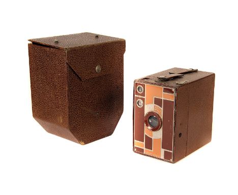 A Kodak Beau Brownie No.2A Camera, brown, body, G, shutter working, handle broken, lens, VG, some light fungus, in maker’s ca