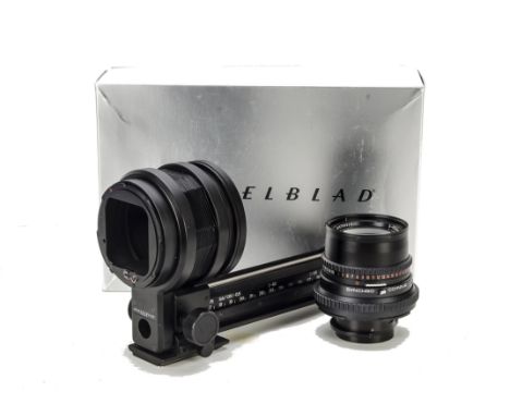 A Carl Zeiss S-Planar T* f/5.6 135mm Lens, black, serial no. 5789920, body, VG-E, elements, VG, some very light internal haze