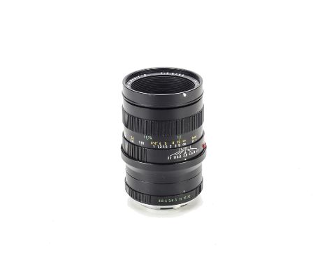 A Leitz Macro-Elmarit-R f/2.8 60mm Lens, black, serial no. 2762254, body, VG, elements, VG, some very light internal haze, wi