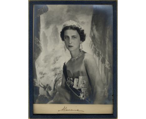 PRINCESS MARINA: (1906-1968) Greek Princess, wife of Prince George, Duke of Kent. Vintage signed 8 x 11 photograph, the image