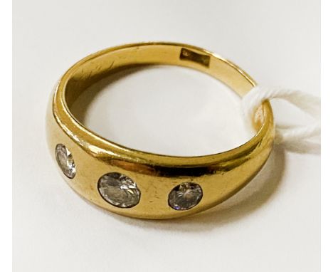18CT GOLD 3 STONE DIAMOND RING - 7 GRAMS - SIZE R