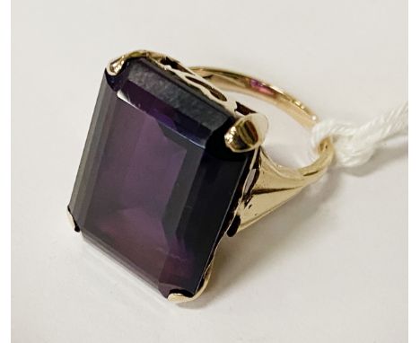 9CT GOLD AMETHYST COCKTAIL RING 10.4 GRAMS SIZE M/N