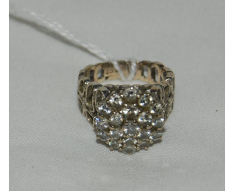 Mid 20thC 18ct white gold diamond cluster ring.