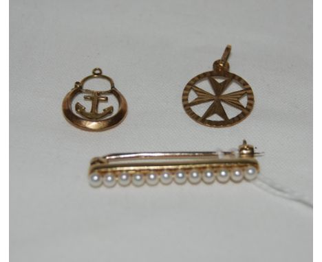 Antique 9ct gold and seed pearl bar brooch, 1 9ct gold Maltese cross pendant and a 9ct gold anchor pendant.