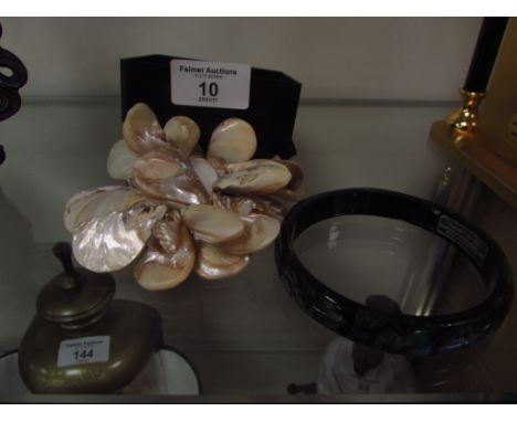 Pau shell bangle and shell bracelet