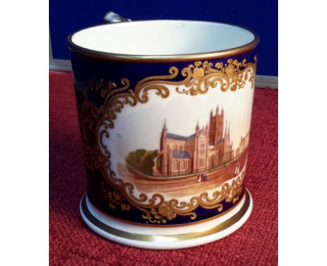Worcester cathedral chamberlains Worcester hand painted mug, 10.5cm tall 