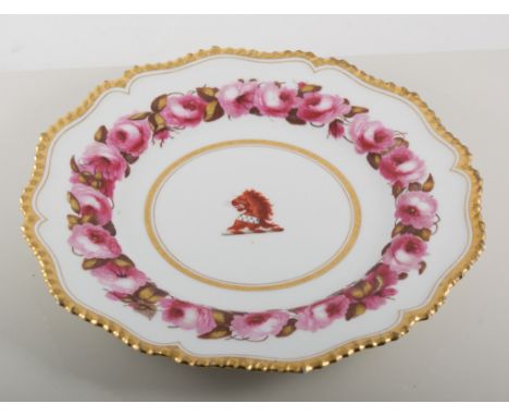 A Flight Barr and Barr Worcester plate, early 19th century, hand painted with band of cabbage roses, gilt borders, with armor
