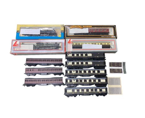 OO gauge collection, generally excellent, some in good mismatched boxes, with Hornby GWR green 4930 Hagley Hall 4-6-0 locomot