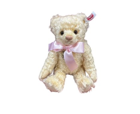 Steiff. Royal Baby Bear Charlotte, blonde mohair, white tag No. 664809, excellent in excellent box, limited edition certifica