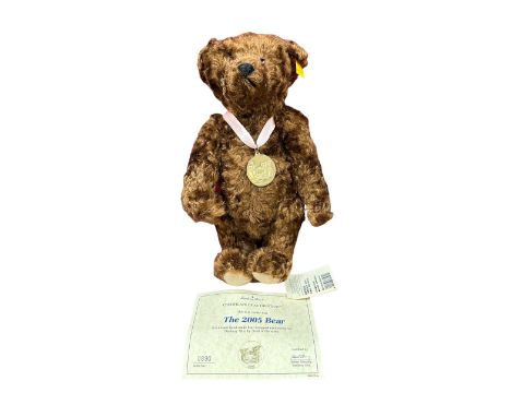 Steiff. 2005 Teddy Bear, brown  mohair, yellow tag 661914, H31cm, excellent in good plus drawstring cotton bag, with medallio