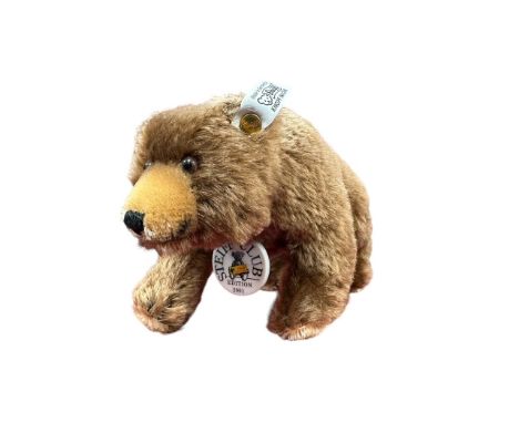 Steiff. Club Edition Growling Bear, 1934 dark brown replica, white tag no. 420252, with Steiff Club Edition 2001 badge (witho