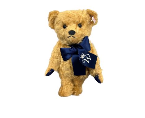 Steiff. Teddy Bear William, white tag No. 662526, Reddish Blonde mohair, excellent in excellent box, limited edition certific