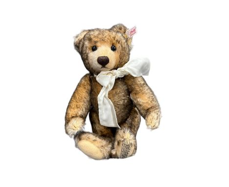 Steiff. The English Musical teddy bear, exclusive to the UK and Ireland, white tag no. 660979, excellent in excellent cream e