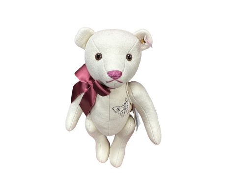 Steiff. Club Edition 2018 Bear, white tag No. 421471, excellent in excellent grey box, limited edition certificate no. 359, p