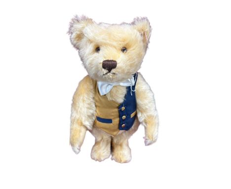 Steiff. 2003 Prince William's 21st Birthday Bear No. 661198, generally excellent in excellent box, exclusive for Peter Jones 