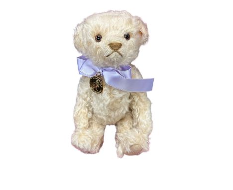 Steiff. Royal Baby Bear, Prince Louis, exclusive to Danbury Mint, white tag 690617, excellent in excellent box, limited editi