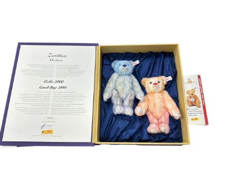 Steiff. Hello 2000 Goodbye 1999 Teddy Bear set, white tag no. 670367, 1999 only limited edition no. 2855, excellent in excell