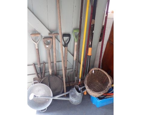 A COLLECTION OF VINTAGE GARDENING TOOLS including a Haws long-spouted watering can, a galvanized pan, a basket and some more 