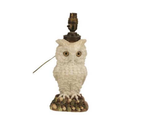 RUDOLSTADT VOLKSTEDT TYPE TABLE LAMP modelled as an owl with white glaze, on oak leaf and acorn base, 25.5cm