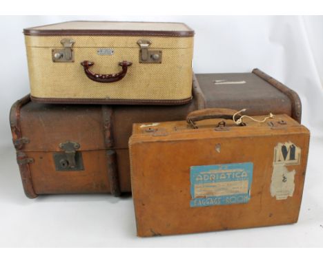 A travel trunk, a suitcase and an attaché case (3).