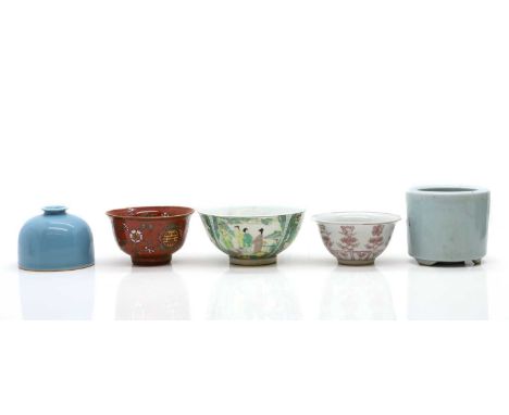 A collection of Chinese porcelain, 20th century, comprising: a blue-glazed incense burner, of cylindrical form on three brack