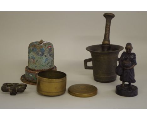 A mixed group of Oriental items,Â&nbsp;to include a cloisonne enamel vessel. (5) 