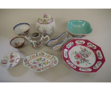 A small collection of famille rose porcelain;Â&nbsp;together withÂ&nbsp;a famille verte teapot. 