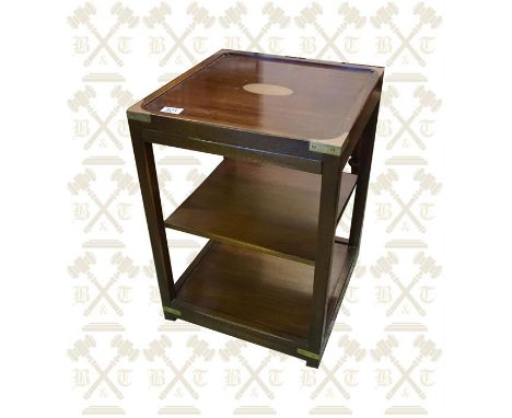 Oriental lamp table with brass decoration 