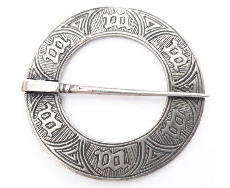 An Iona Celtic Art silver plaid pin brooch, Alexander Ritchie, Birmingham 1936, diameter 49mm, weight 19g.  Condition - good,