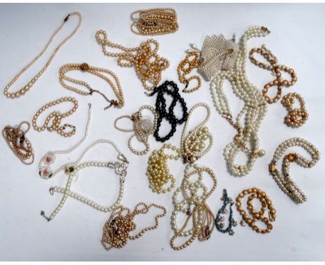 A quantity of costume jewellery - mostly faux pearl 