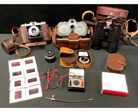 Cameras - a Zeiss Ikon Movinette 8B camera;  others  Nettar Vario;  Weston Master II light meter, pair of Carl Zeiss Jena DDR