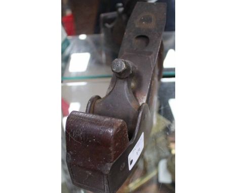 VINTAGE CARPENTERS PLANE
with metal body and wooden handle, 23cm long