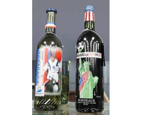 FOOTBALL INTEREST
WORLD CUP USA 94 BORDEAUX ROUGE
A.C. Bordeaux. Vintage 1993 75cl, 11.5% volume.
WORLD CUP FRANCE 98 BORDEAU