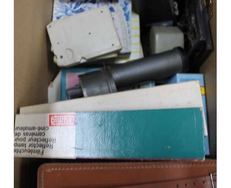 LOT OF MIXED COLLECTABLES 
including a vintage polaroid camera in origional case, digital radios etc ( 1 box )