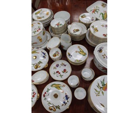 ROYAL WORCESTER DINNER WARE