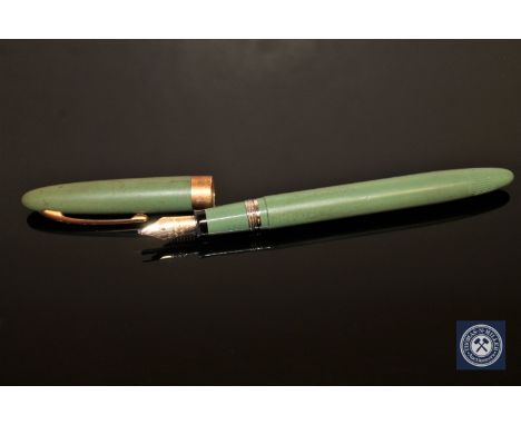 A circa 1930's Sheaffer fountain pen with 14ct gold nib 