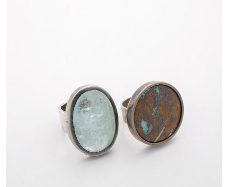 Zwei Designerringe In Handarbeit gefertigte extravagante Silberringe: ein ovaler Aquamarin mit lebhaftem Jardin 28,5 x 20 mm,