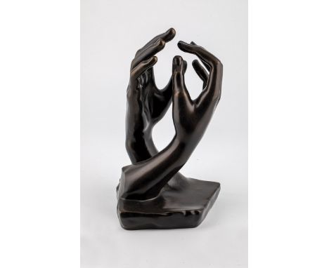''Kathedrale'' Nach Auguste Rodin, 20./21. Jahrhundert Zwei Hände. Bronze patiniert. Auf Plinthe bezeichnet und Gießerstempel