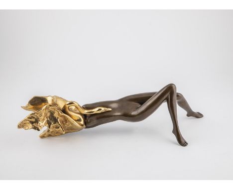 Bruno Bruni 1935 Gradara/Italien Leda mit dem Schwan. Bronze patiniert und partiell vergoldet. Signiert. Mit Gießerstempel Al