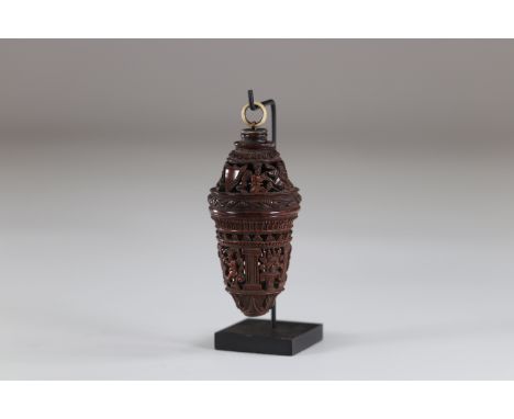 19th century carved and openwork corozo nut boxSizes: H=100mm D=40mmWeight (K): 0.140kg