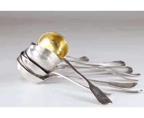 Lot of 10 silver ladles with various hallmarksSizes: diversWeight (K): 2.500kg